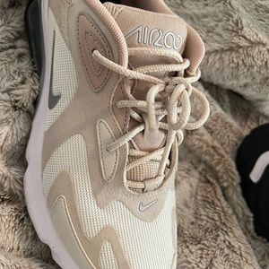 Woman Nike air maxes